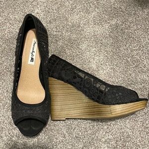 American Eagle Open Toed Shoes